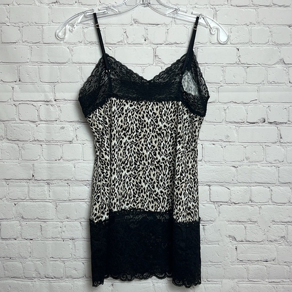 White House Black Market Lace-Hem Camisole in Leopard Print - Picture 4 of 11